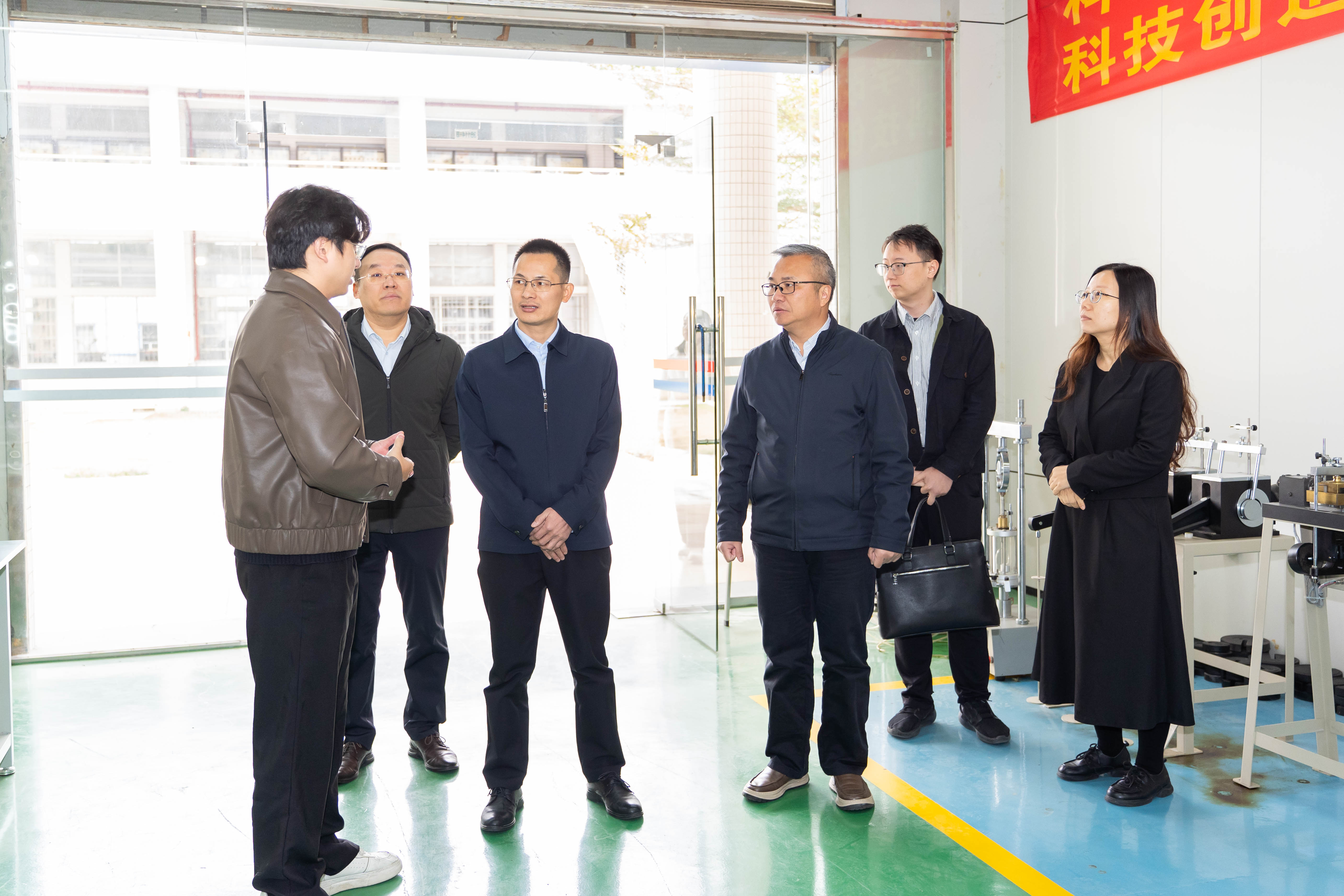 广东省科技厅领导莅临我校调研指导-广州城建职业学院_重视学生成功引领和就业能力培养的高职院校